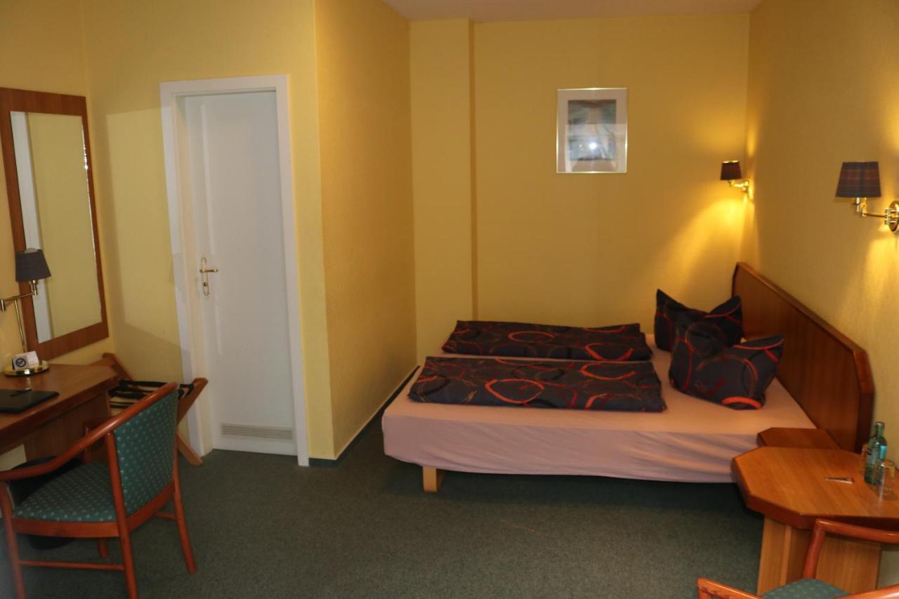 Stadthotel Brandenburger Hof ノイルピーン エクステリア 写真